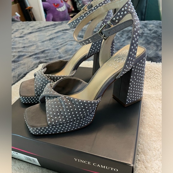 Vince Camuto Pedrana Platform Sandal block heel sleet grey gray faux suede 8 - Picture 2 of 14